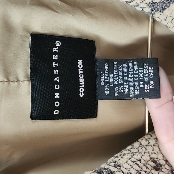 Doncaster collection 100% leather moto jacket. Size 8 - Picture 3 of 12